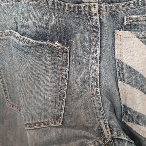Bench  vintage distressed bootcut jeans 36 long - Picture 6 of 14